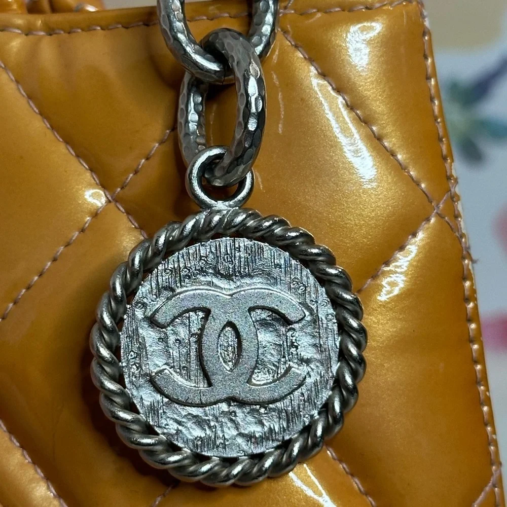💯Authentic Chanel Medallion PM Size🍀